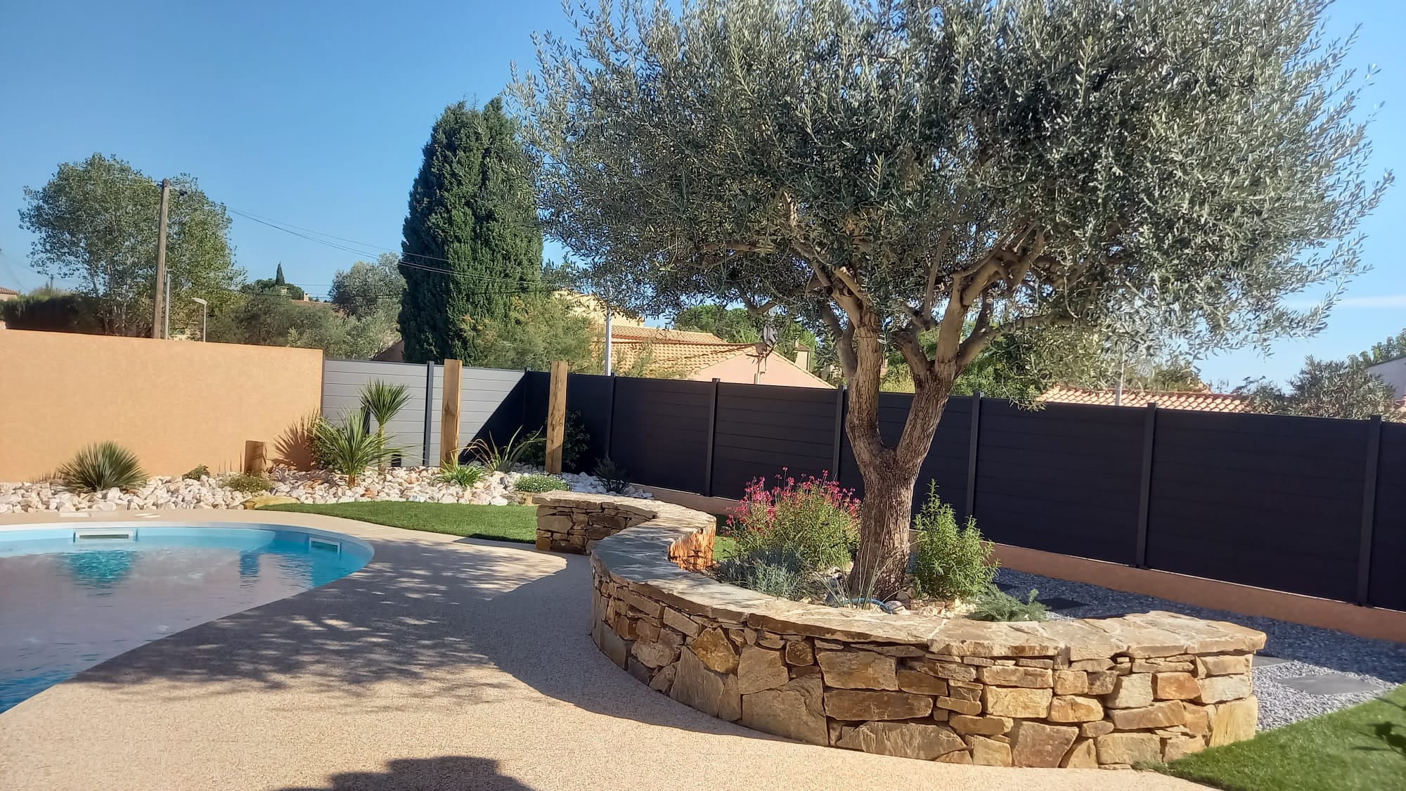 Paysagiste, jardinier, terrassier à Saint rémy de Provence, Eygalières, Les Baux de Provence, Mollégès, Maussane...