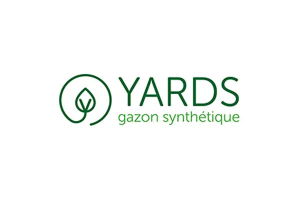 Gazon synthétique : l'élégance au service de votre jardin